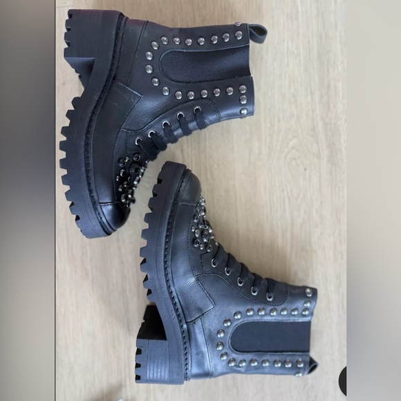 NEW $229 Karl Lagerfeld Women’s Breck Leather Zip Studded Combat Boots Black 6 - Picture 4 of 4